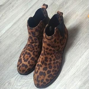 Cheetah / leopard boots